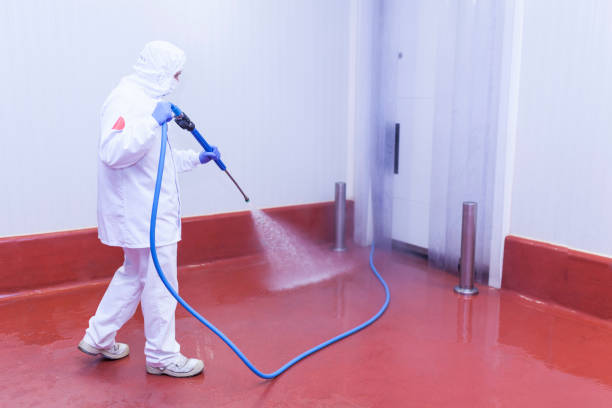 Best Animal Enclosure Cleaning  in Lake Jackson, TX
