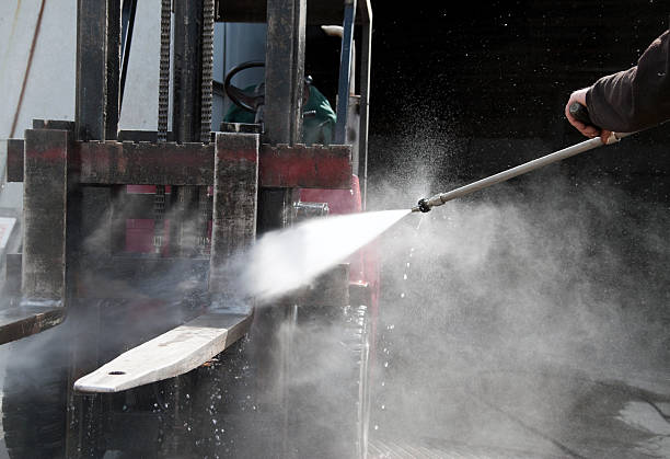 Best Sign and Awning Cleaning  in Lake Jackson, TX